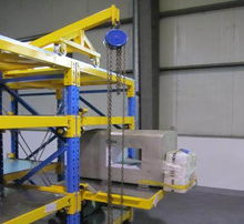 山東重型模具貨架廠家 抽屜式貨架與帶天車沖壓模具存放架，現貨供應助力物流及倉儲自動化工程